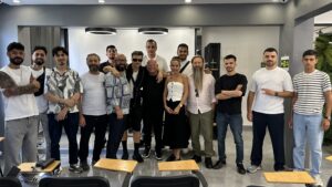 Uluslararası Saç Kesim Uzmanı Josh Lamonaca İstanbul Berberler Odası Eğitim Akademisinde Oda Üyelerimiz ile bir araya geldi.